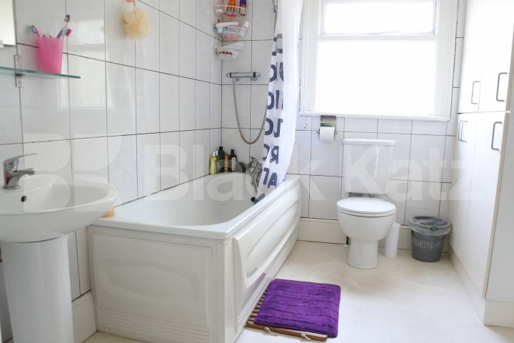 			Whole house!, 3 Bedroom, 1 bath, 1 reception House			 Clarendon Road, Turnpike Lane