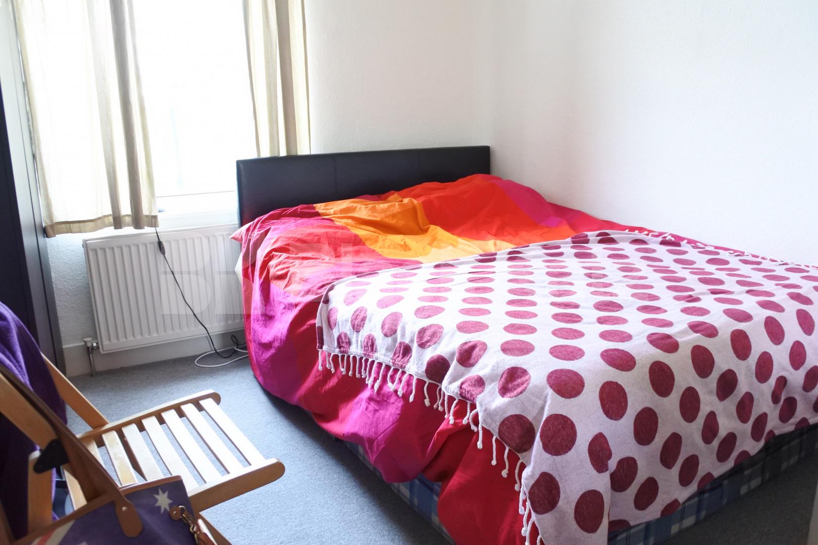 			Whole house!, 3 Bedroom, 1 bath, 1 reception House			 Clarendon Road, Turnpike Lane