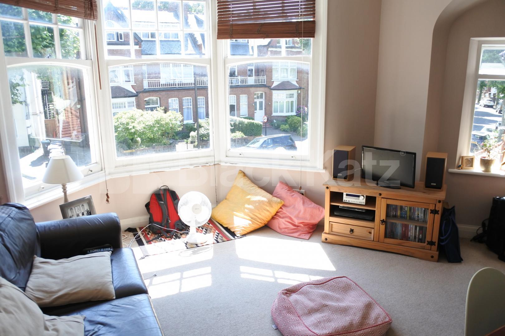 			1 Bedroom, 1 bath, 1 reception Apartment			 Princes Avenue, Muswell Hill