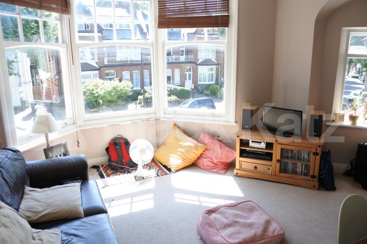 			1 Bedroom, 1 bath, 1 reception Apartment			 Princes Avenue, Muswell Hill