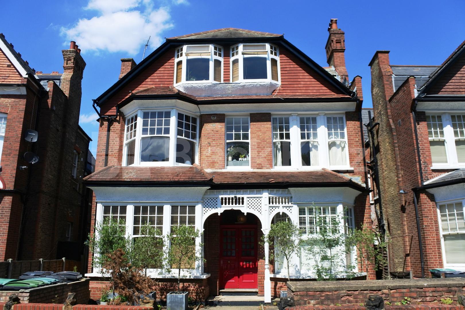 			1 Bedroom, 1 bath, 1 reception Apartment			 Princes Avenue, Muswell Hill