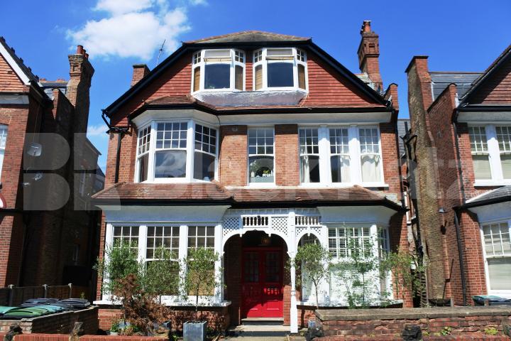 			1 Bedroom, 1 bath, 1 reception Apartment			 Princes Avenue, Muswell Hill