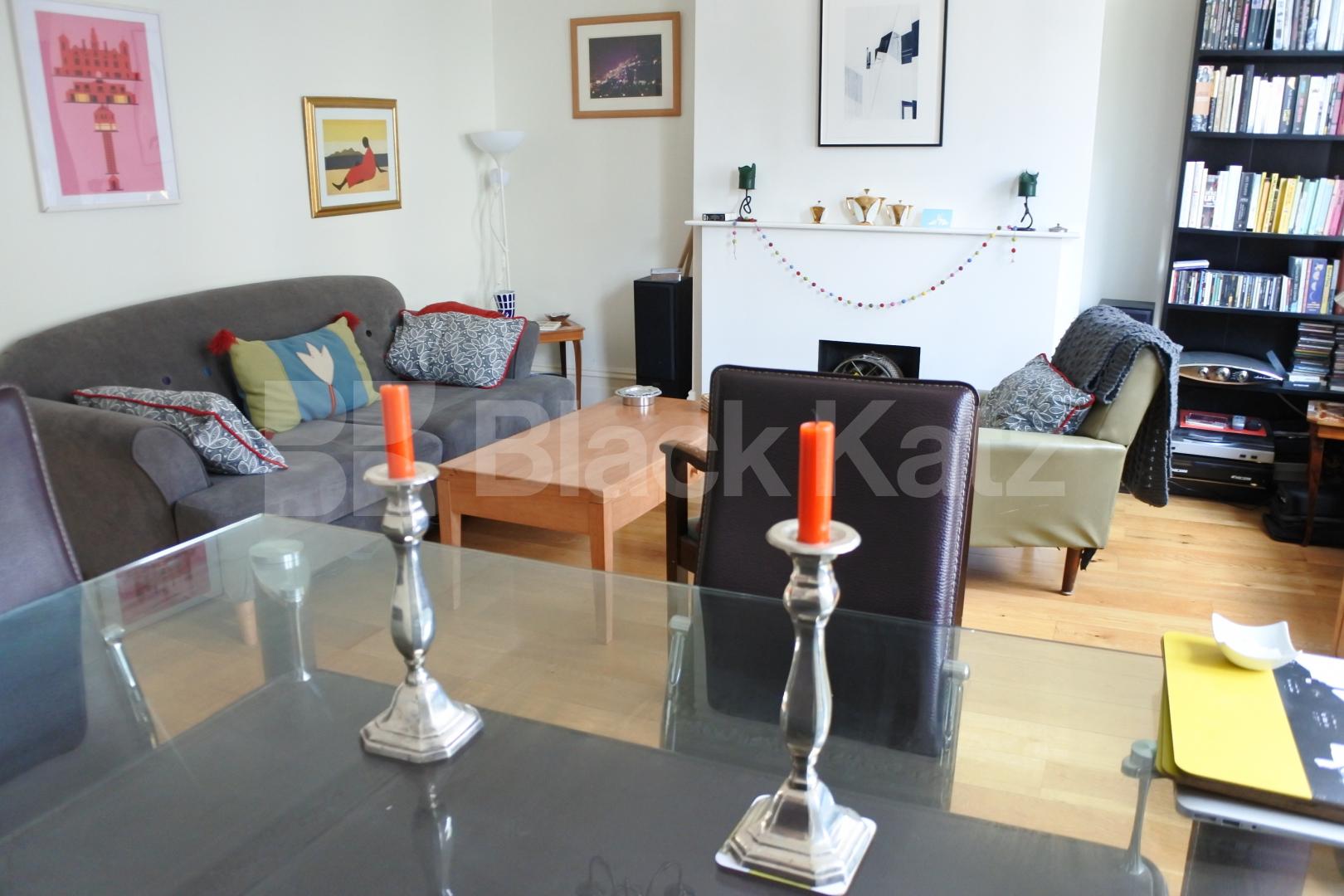 			Stunning 2 bedroom flat with private outdoor space, 2 Bedroom, 1 bath, 1 reception Apartment			 Park Road , Crouch End