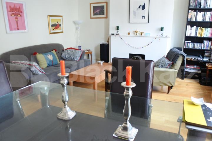 			Stunning 2 bedroom flat with private outdoor space, 2 Bedroom, 1 bath, 1 reception Apartment			 Park Road , Crouch End