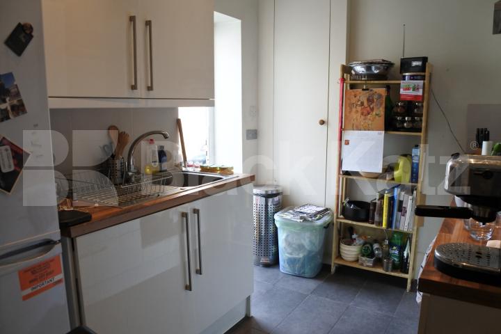 			Stunning 2 bedroom flat with private outdoor space, 2 Bedroom, 1 bath, 1 reception Apartment			 Park Road , Crouch End