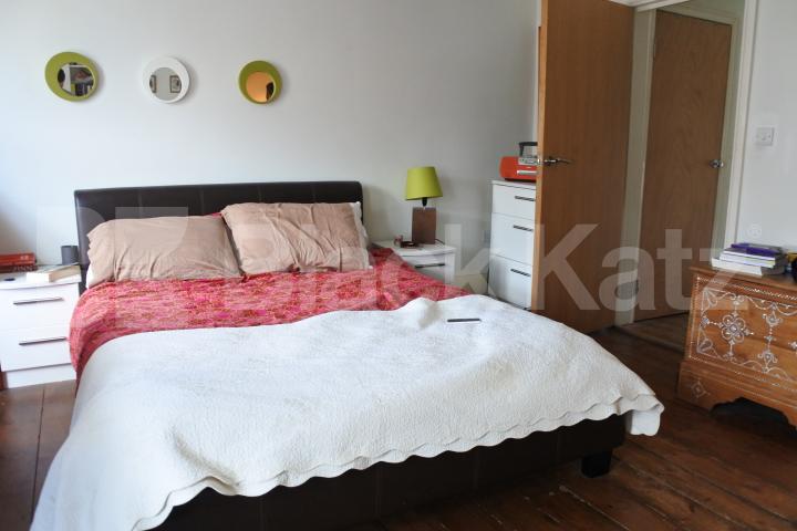 			Stunning 2 bedroom flat with private outdoor space, 2 Bedroom, 1 bath, 1 reception Apartment			 Park Road , Crouch End