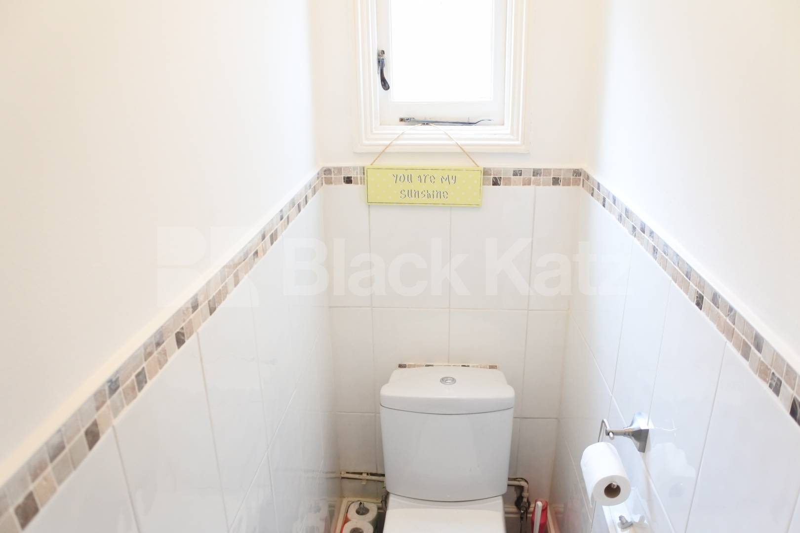 spacious well presented 2 bedroom flat a short walk to a piccadilly line  Frobisher Road, Harringay 