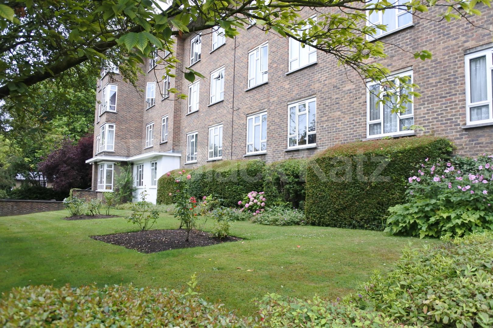 			NEW INSTRUCTION!, 1 Bedroom, 1 bath, 1 reception Flat			 Muswell Hill, Muswell Hill