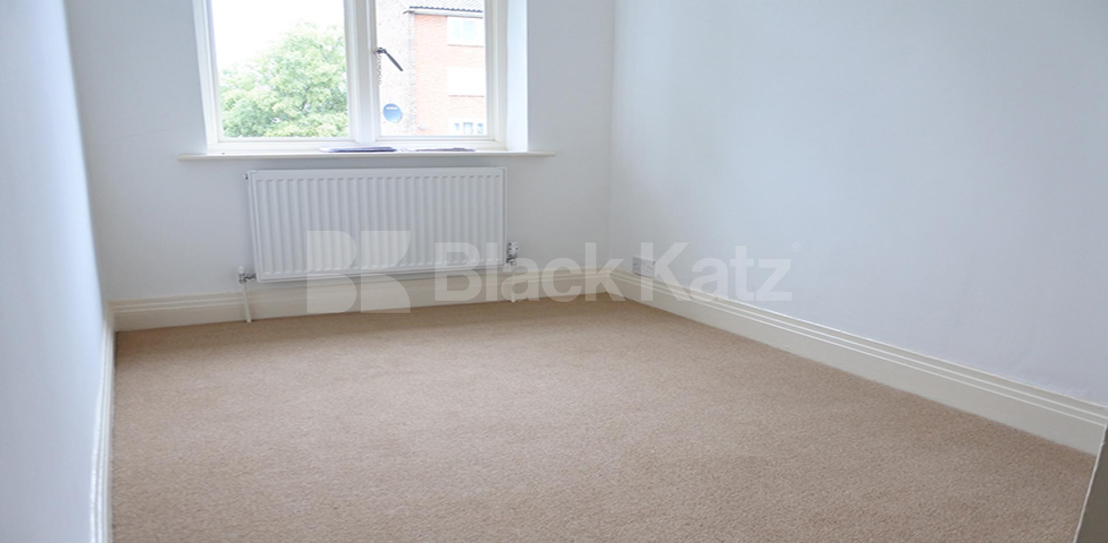 			2 Bedroom, 1 bath, 1 reception Flat			 Sydney Road, MUSWELL HILL N10
