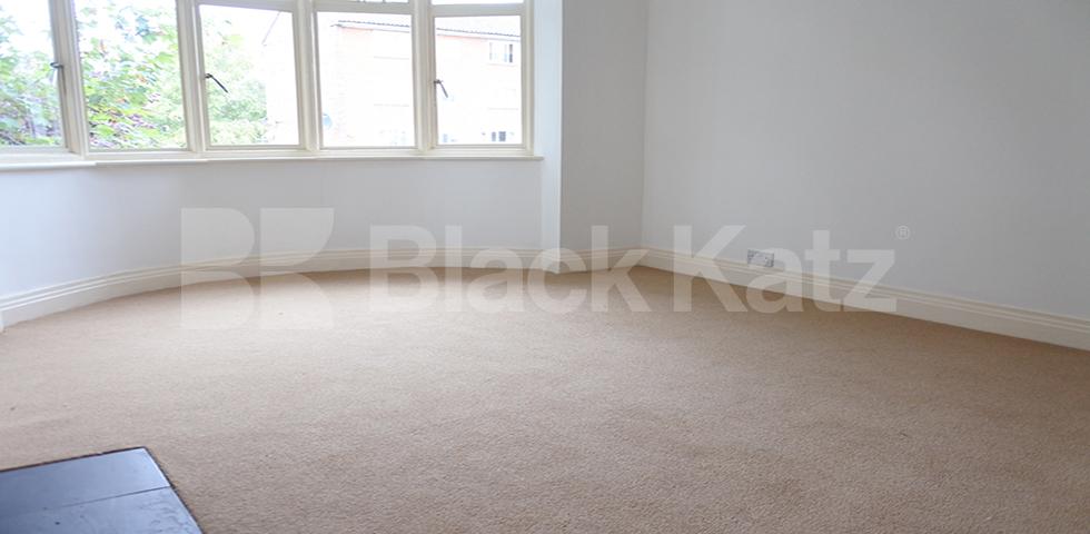 			2 Bedroom, 1 bath, 1 reception Flat			 Sydney Road, MUSWELL HILL N10