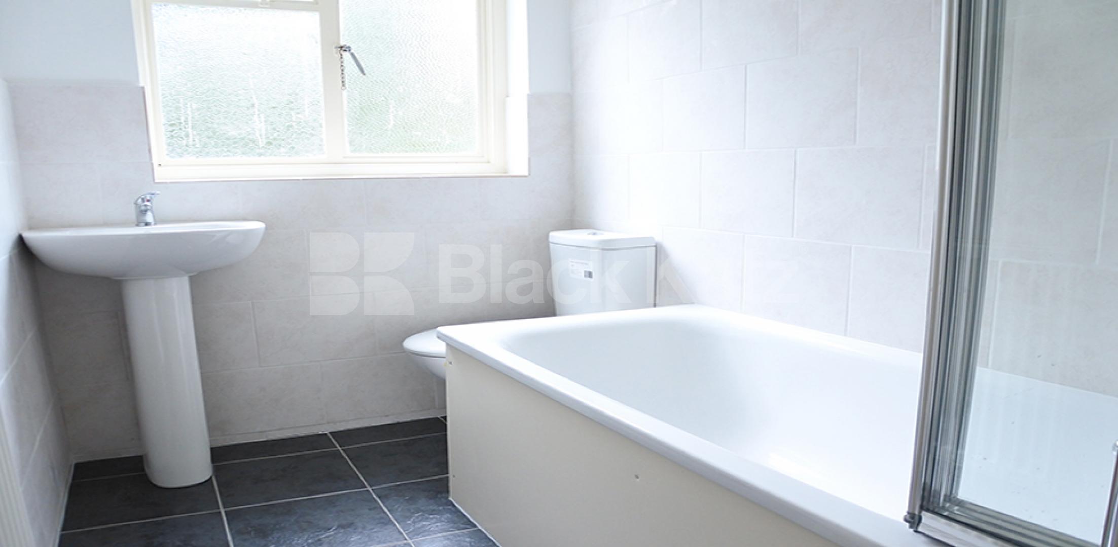 			2 Bedroom, 1 bath, 1 reception Flat			 Sydney Road, MUSWELL HILL N10