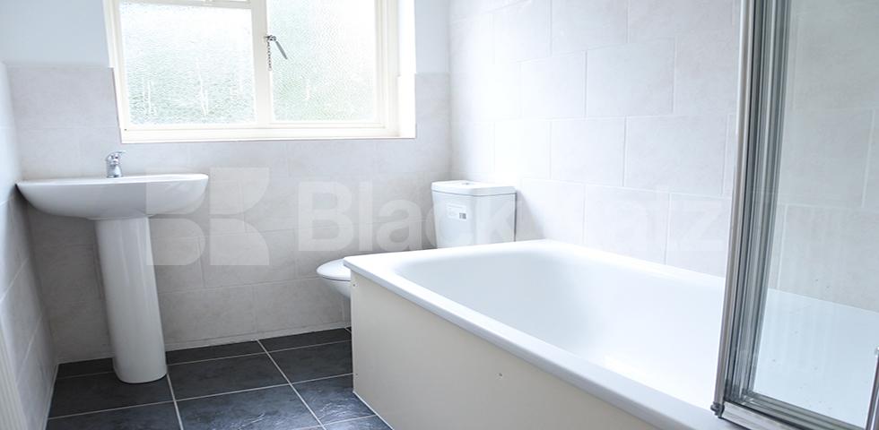 			2 Bedroom, 1 bath, 1 reception Flat			 Sydney Road, MUSWELL HILL N10