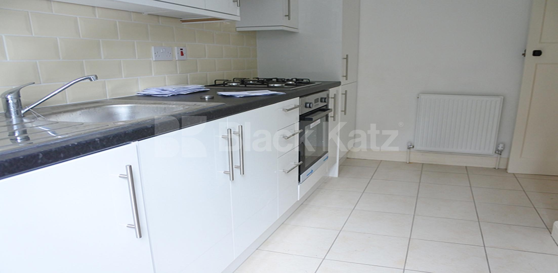 			2 Bedroom, 1 bath, 1 reception Flat			 Sydney Road, MUSWELL HILL N10