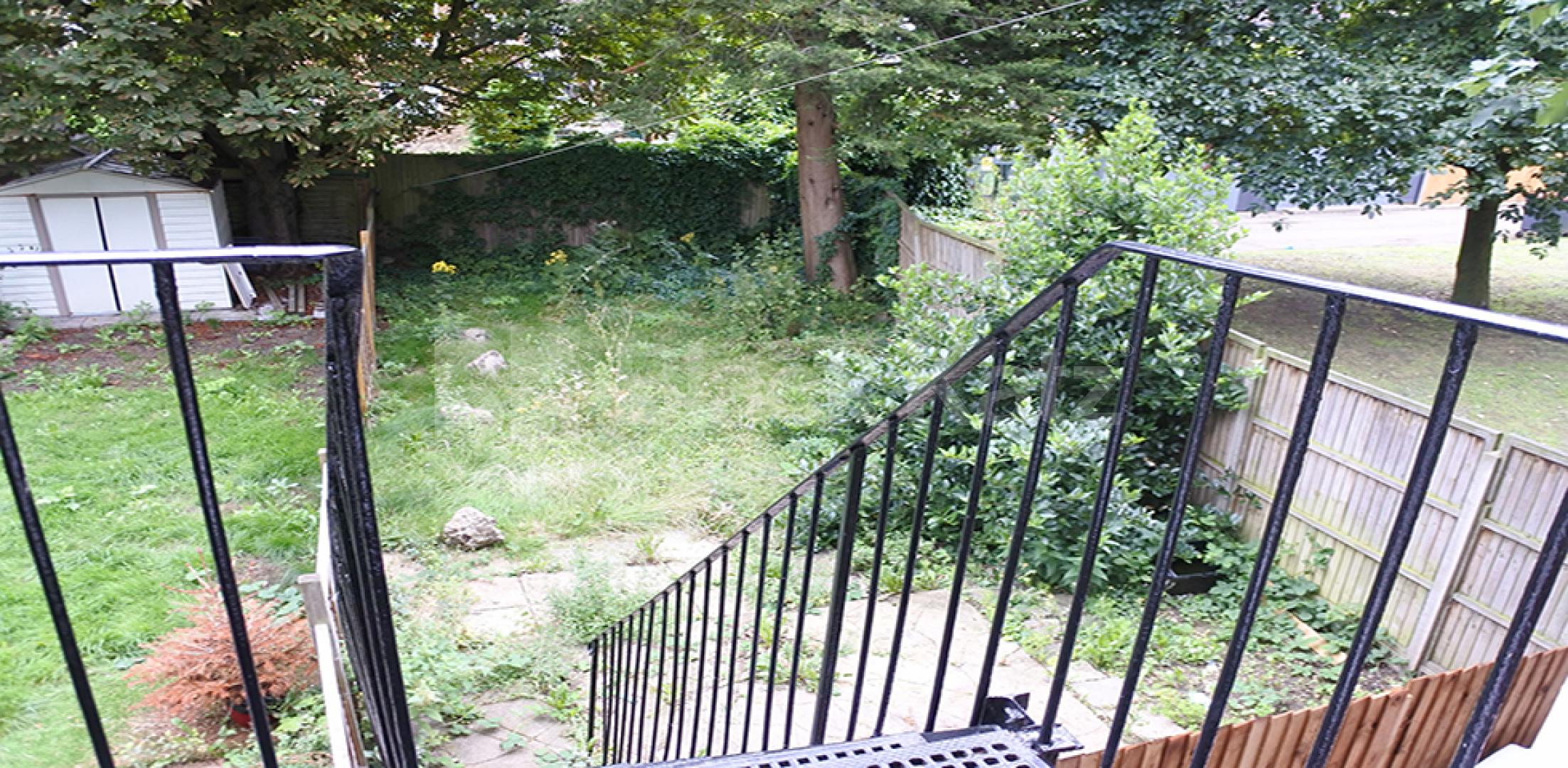 			2 Bedroom, 1 bath, 1 reception Flat			 Sydney Road, MUSWELL HILL N10