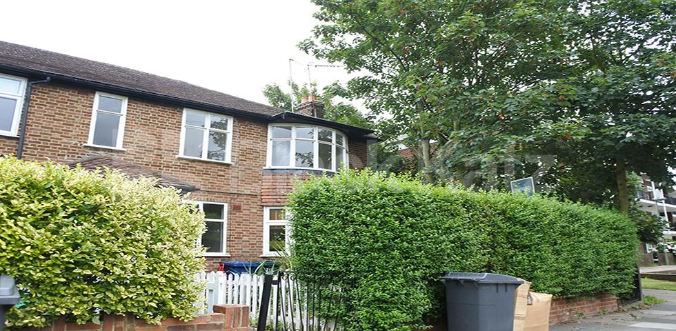 			2 Bedroom, 1 bath, 1 reception Flat			 Sydney Road, MUSWELL HILL N10