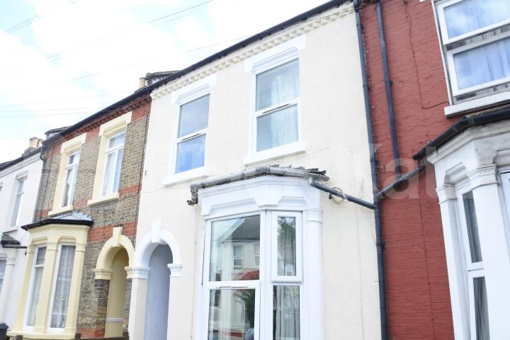 			NEW INSTRUCTION!, 2 Bedroom, 1 bath, 1 reception Flat			 Anthill Road , Tottenham Hale/Seven Sisters 