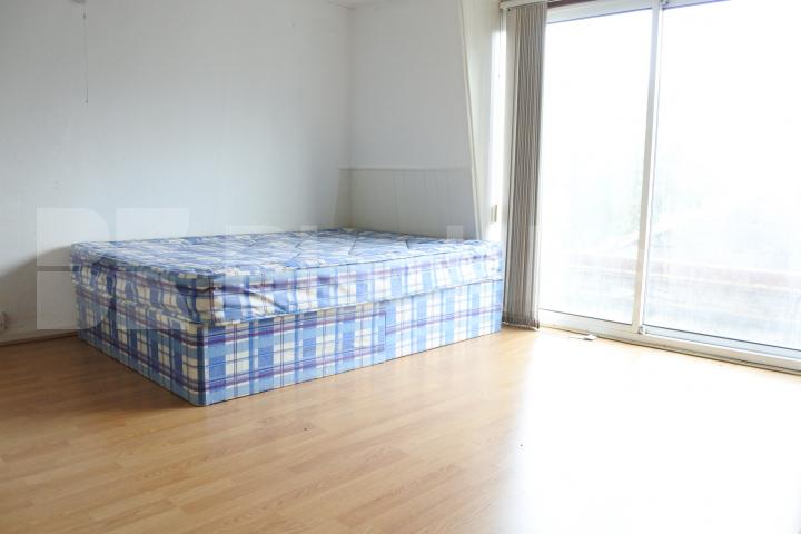 			4 Bedroom, 1 bath, 1 reception House			 Park Road, Crouch End