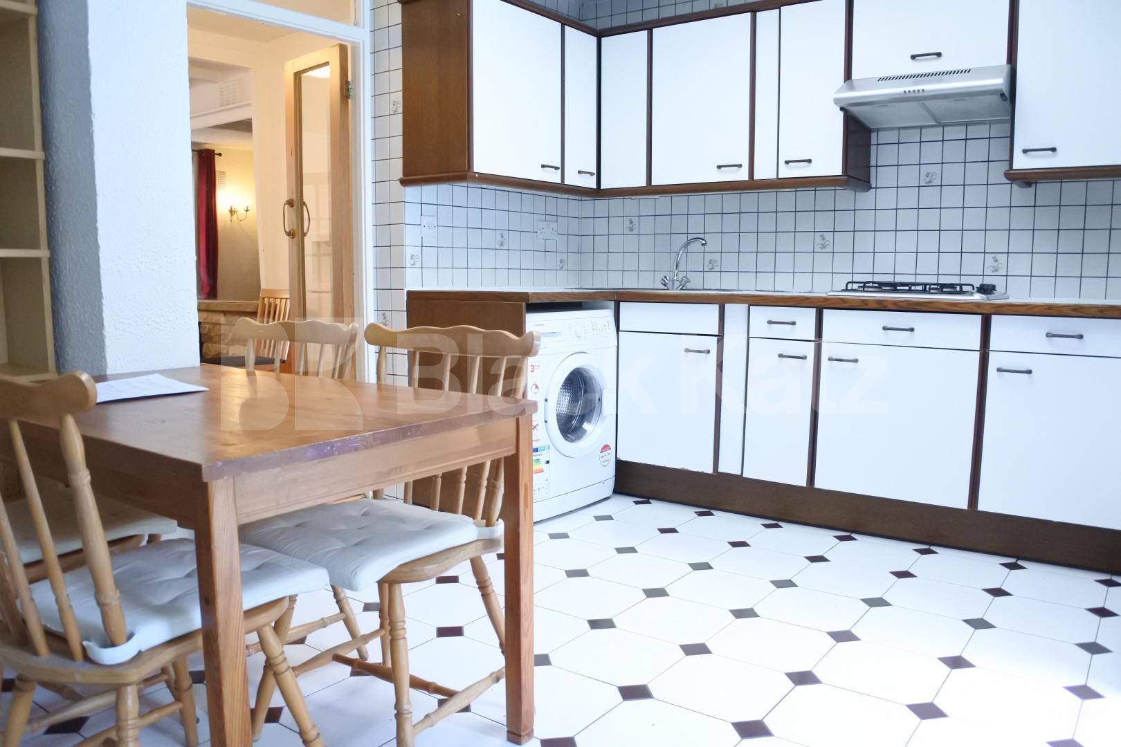 			4 Bedroom, 1 bath, 1 reception House			 Park Road, Crouch End