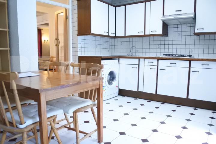 			4 Bedroom, 1 bath, 1 reception House			 Park Road, Crouch End