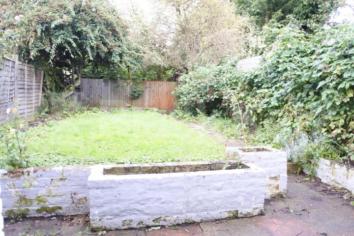 			4 Bedroom, 1 bath, 1 reception House			 Park Road, Crouch End