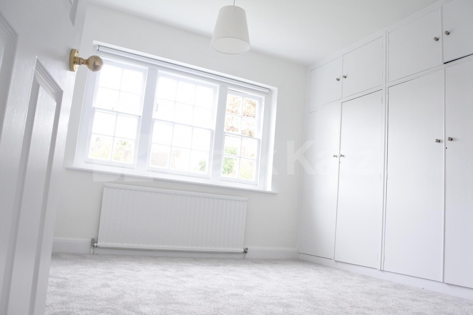 			Amazing 4 Bedroom House on Premier Road !, 4 Bedroom, 1 bath, 1 reception House			 Gurney Drive , East Finchley 