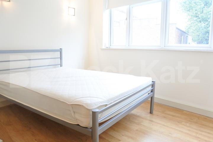 			3 Bedroom, 1 bath, 1 reception House			 Lynton Road, Crouch End