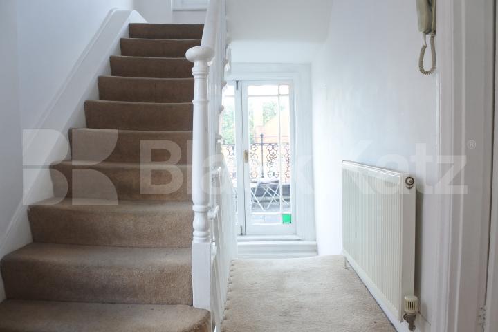 			Includes Council Tax, 2 Bedroom, 1 bath, 1 reception Flat			 Broadway Parade , Crouch End