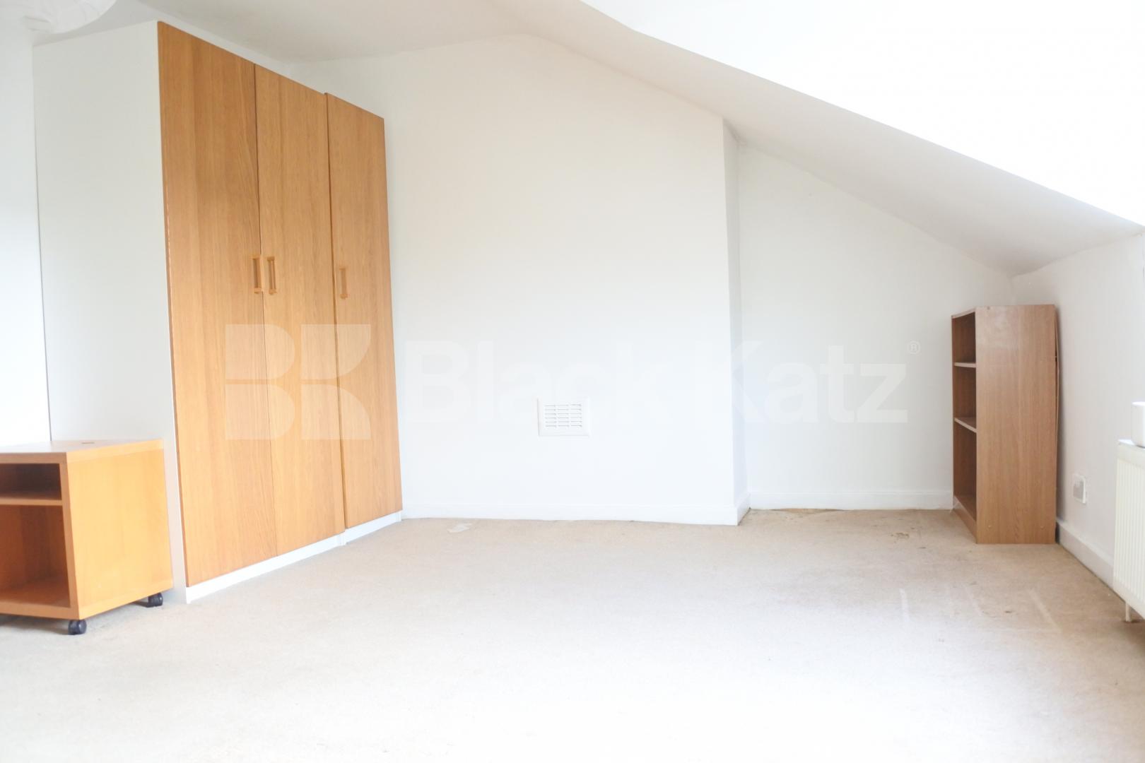 			Includes Council Tax, 2 Bedroom, 1 bath, 1 reception Flat			 Broadway Parade , Crouch End