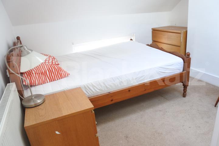 			Includes Council Tax, 2 Bedroom, 1 bath, 1 reception Flat			 Broadway Parade , Crouch End