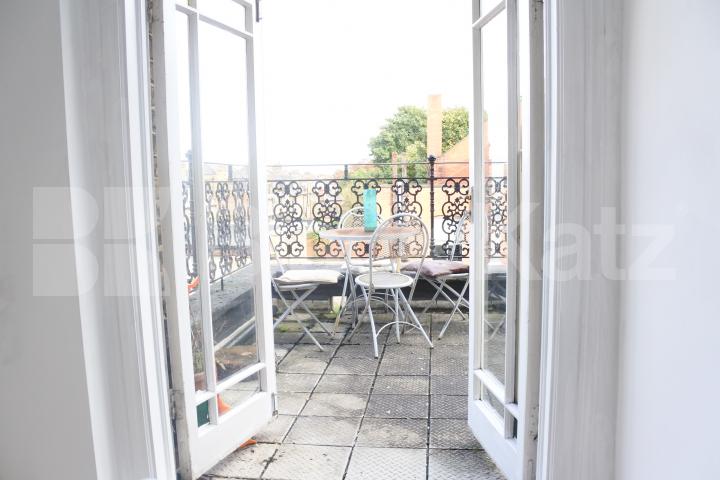 			Includes Council Tax, 2 Bedroom, 1 bath, 1 reception Flat			 Broadway Parade , Crouch End