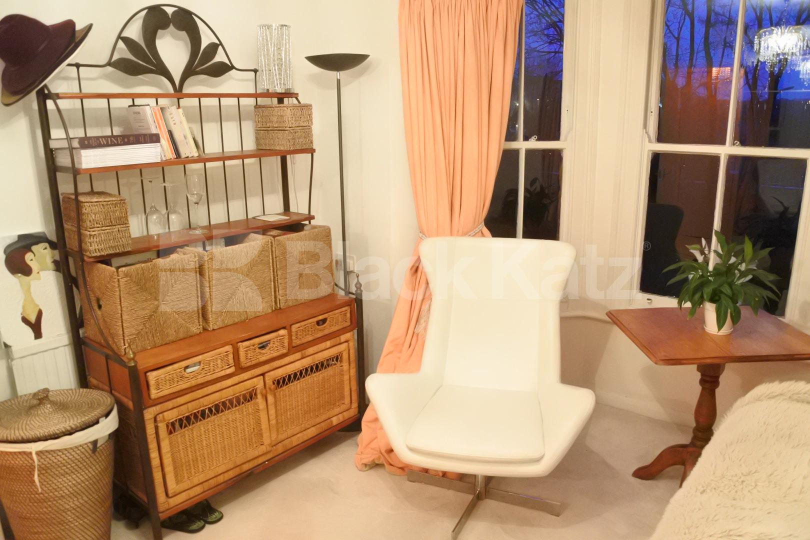 			ROOM ONLY INCLUDES ALL BILLS & WIFI , Studio Apartment, 1 bath, 1 reception Flat			 Cecile Park, Crouch End