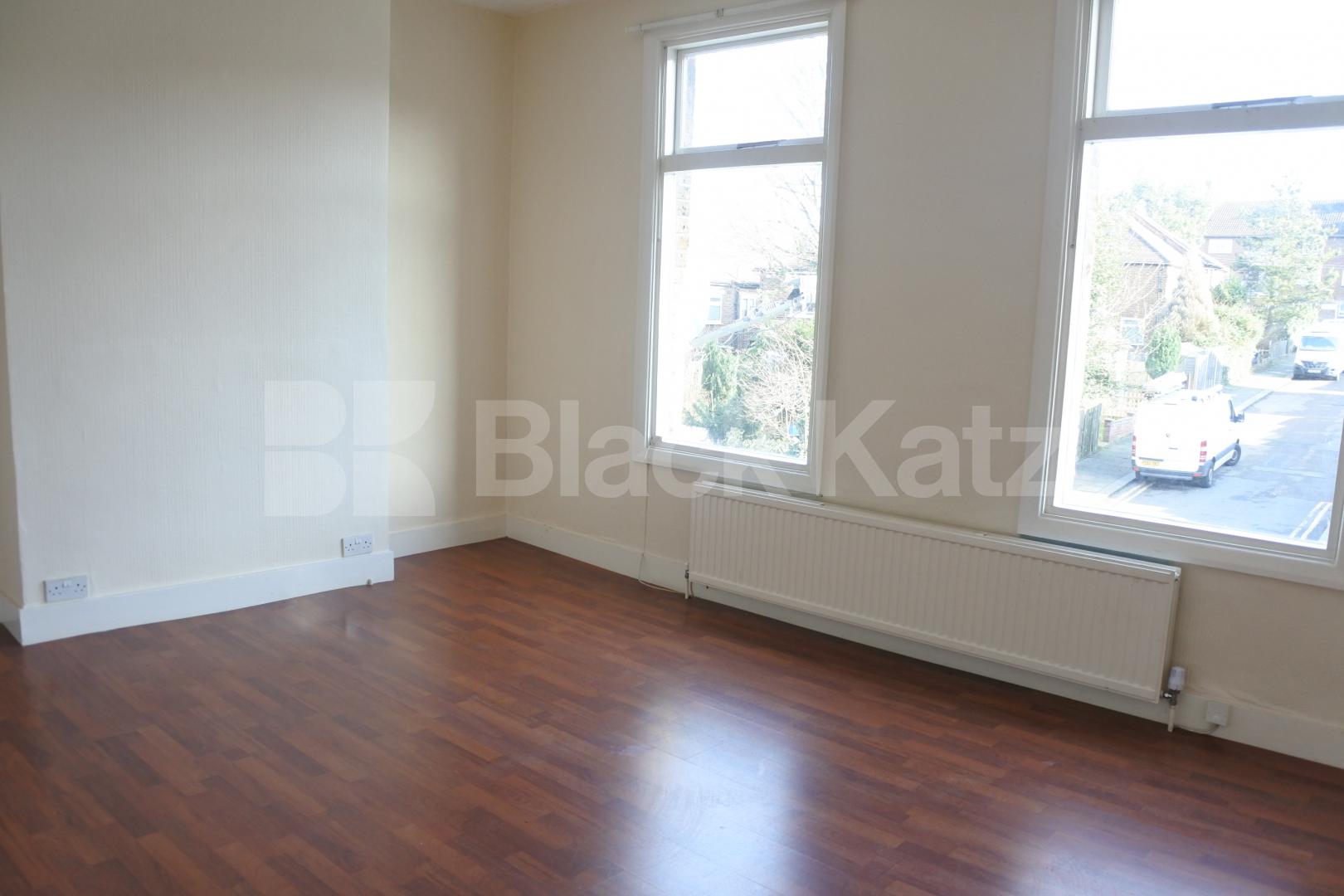 			3 Bedroom, 1 bath, 1 reception Flat			 Sydney Road , Muswell Hill