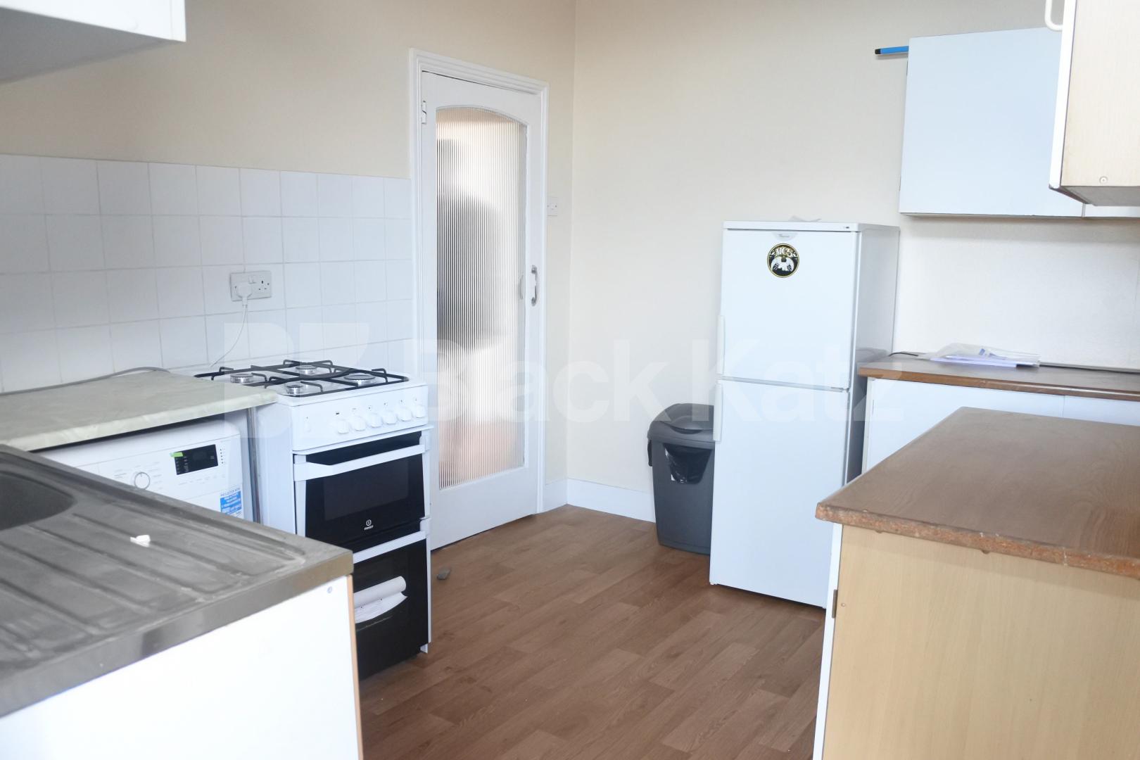 			3 Bedroom, 1 bath, 1 reception Flat			 Sydney Road , Muswell Hill