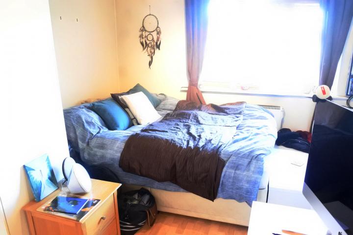 			Available Now!, Studio Apartment, 1 bath, 1 reception Studio			 Greenway Close, Friern Barnet