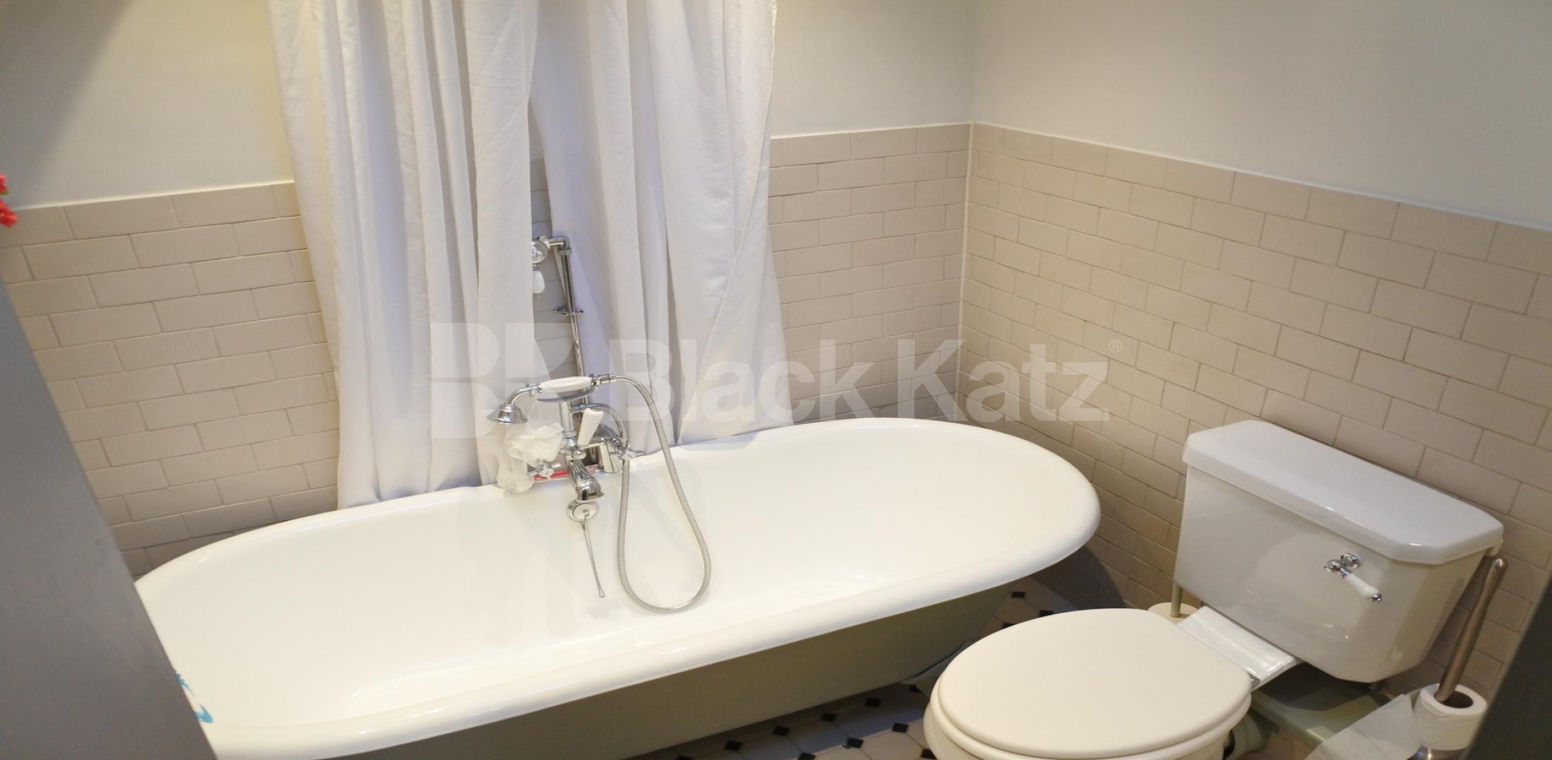 			NEW INSTRUCTION!, 1 Bedroom, 1 bath, 1 reception Apartment			 Alexandra Park Road, Alexandra Park