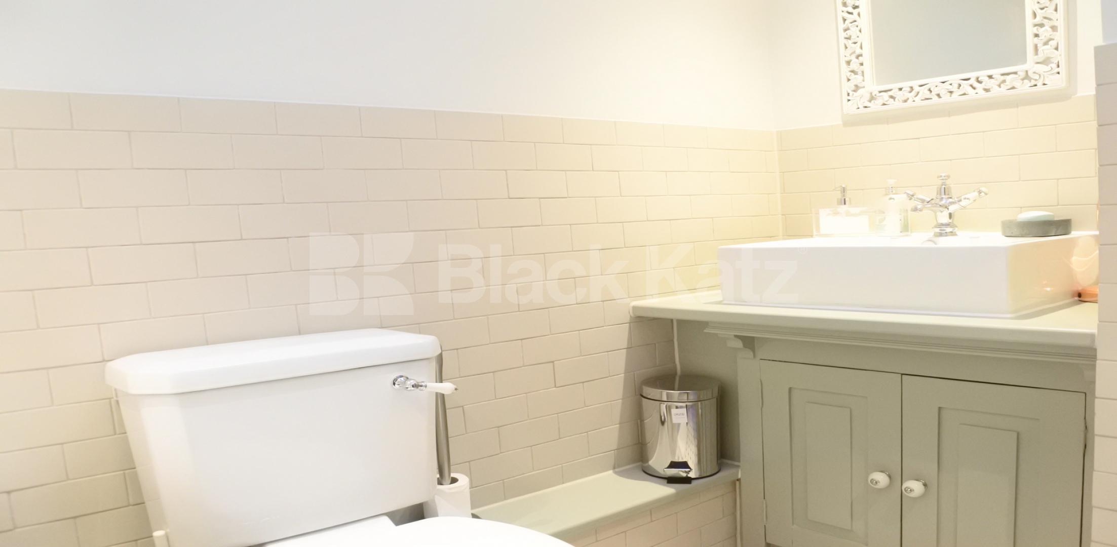 			NEW INSTRUCTION!, 1 Bedroom, 1 bath, 1 reception Apartment			 Alexandra Park Road, Alexandra Park