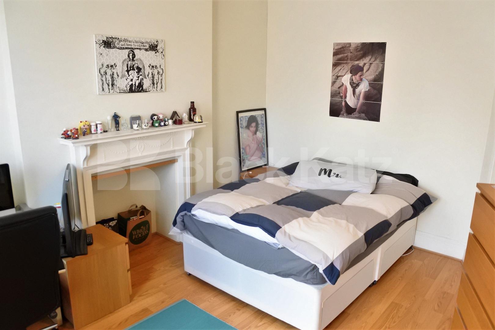 			New Instruction!, 3 Bedroom, 1 bath, 1 reception Flat			 Muswell Avenue, Muswell Hill