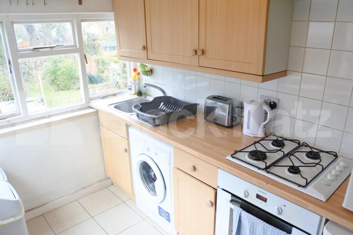 			New Instruction!, 3 Bedroom, 1 bath, 1 reception Flat			 Muswell Avenue, Muswell Hill