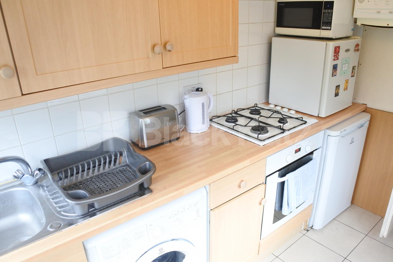 			New Instruction!, 3 Bedroom, 1 bath, 1 reception Flat			 Muswell Avenue, Muswell Hill