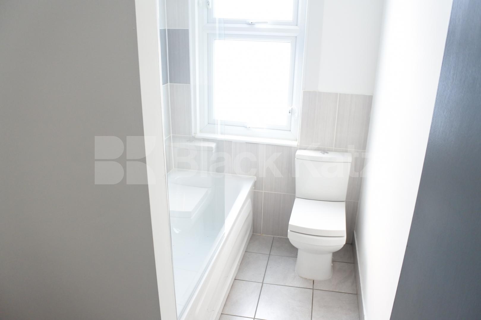 			Perfect For Sharers, 6 Bedroom, 1 bath, 1 reception House			 College Park Road, Tottenham