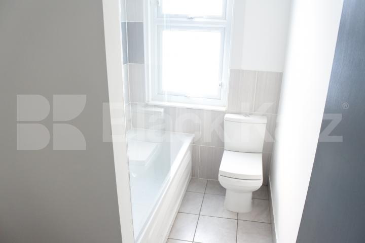 			Perfect For Sharers, 6 Bedroom, 1 bath, 1 reception House			 College Park Road, Tottenham