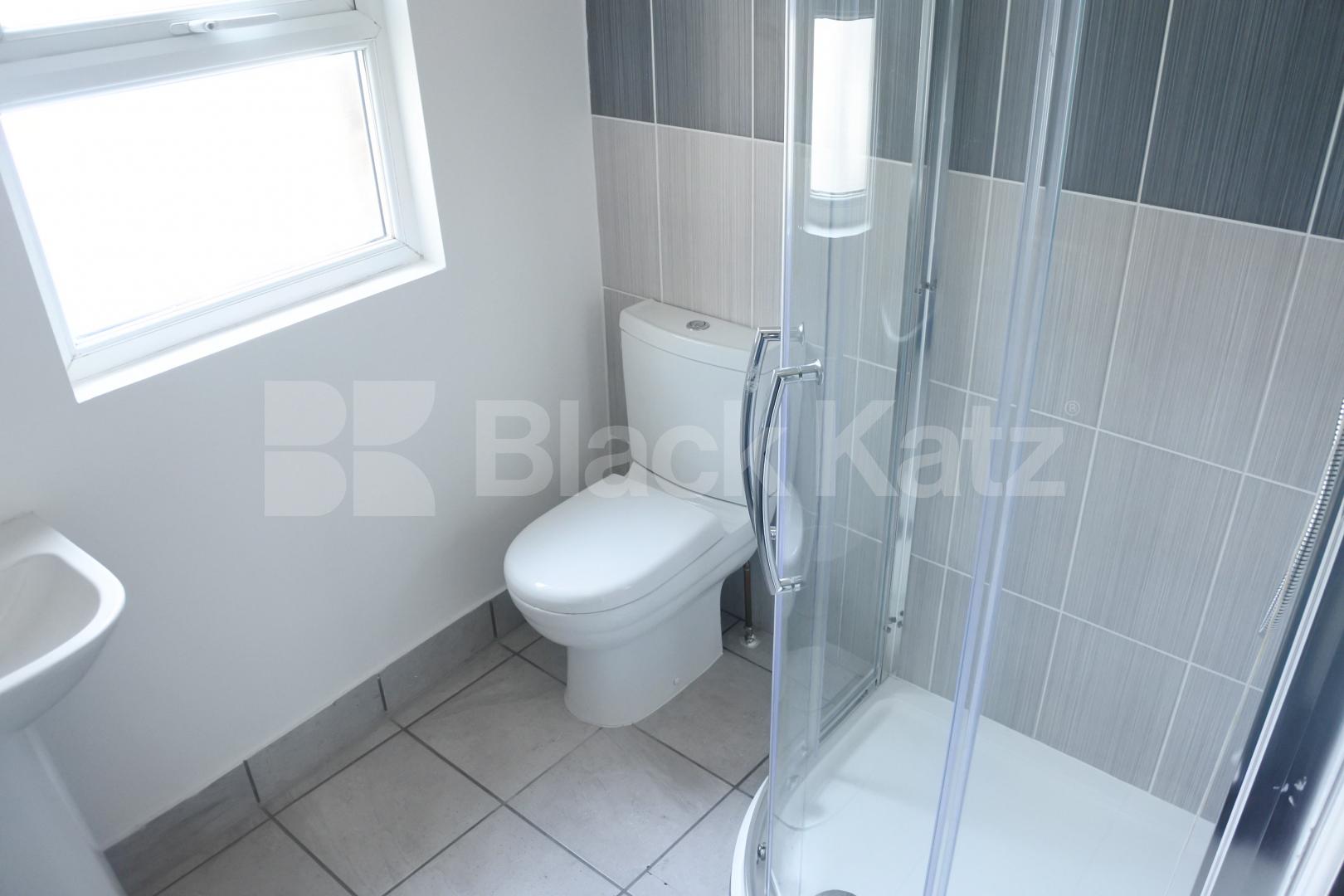 			Perfect For Sharers, 6 Bedroom, 1 bath, 1 reception House			 College Park Road, Tottenham