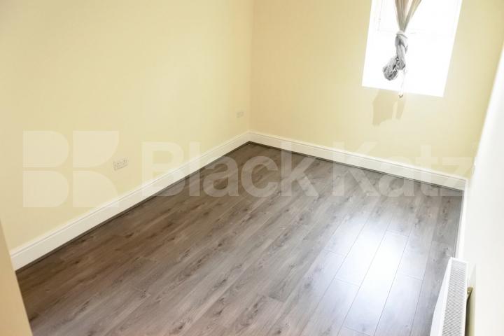 			Perfect For Sharers, 6 Bedroom, 1 bath, 1 reception House			 College Park Road, Tottenham