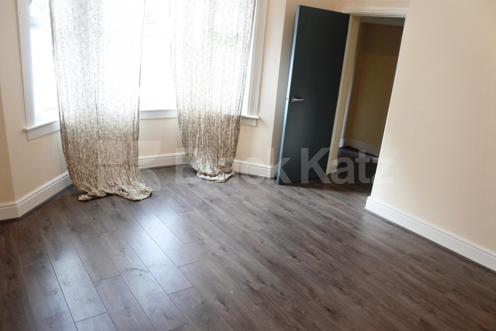 			Perfect For Sharers, 6 Bedroom, 1 bath, 1 reception House			 College Park Road, Tottenham