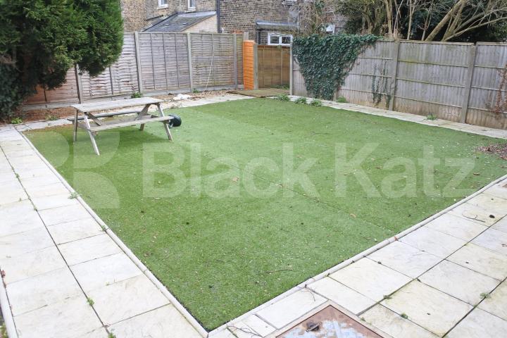 			Perfect For Sharers, 6 Bedroom, 1 bath, 1 reception House			 College Park Road, Tottenham