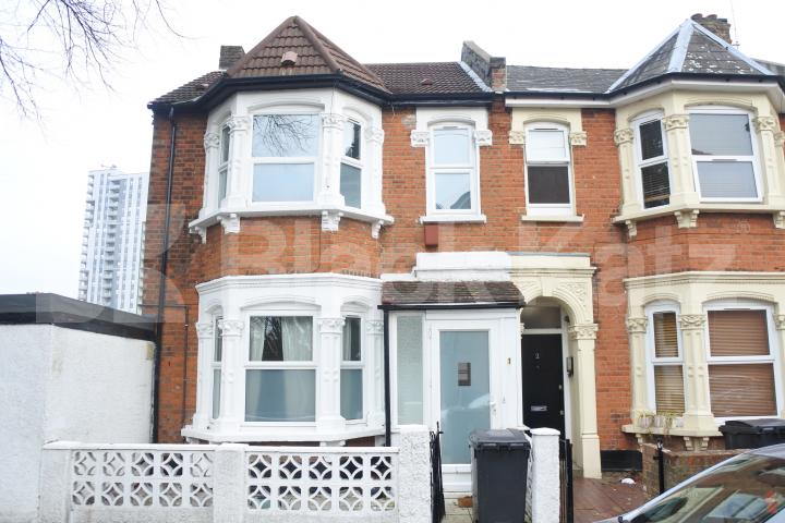 			Perfect For Sharers, 6 Bedroom, 1 bath, 1 reception House			 College Park Road, Tottenham