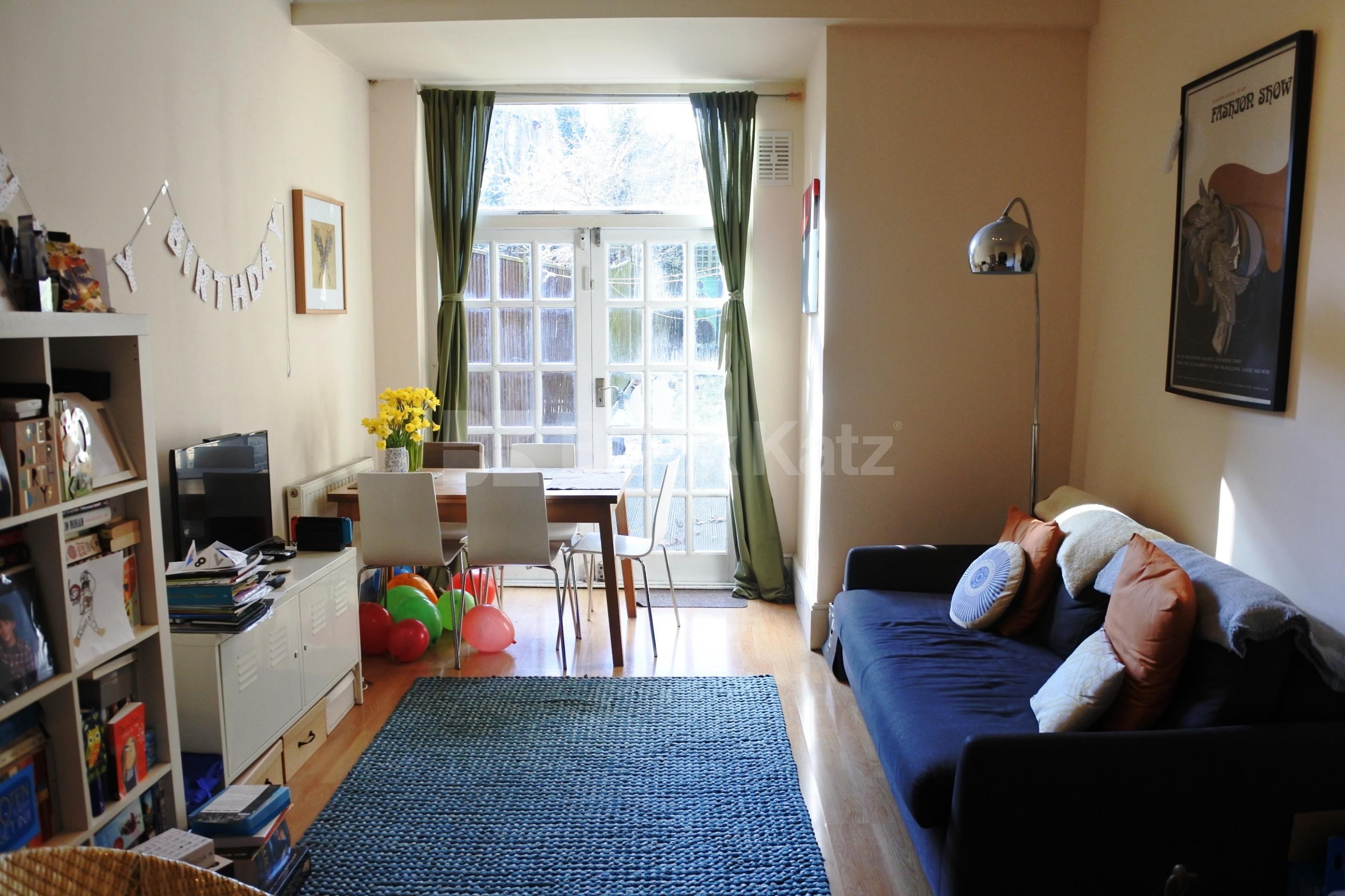 			FANTASTIC 2 BEDROOM GARDEN FLAT , 2 Bedroom, 1 bath, 1 reception Flat			 Crouch Hill Road, Crouch End N8