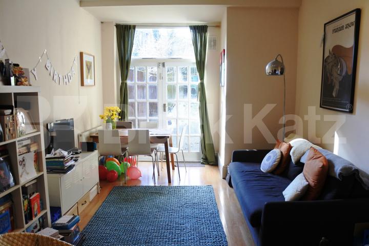 			FANTASTIC 2 BEDROOM GARDEN FLAT , 2 Bedroom, 1 bath, 1 reception Flat			 Crouch Hill Road, Crouch End