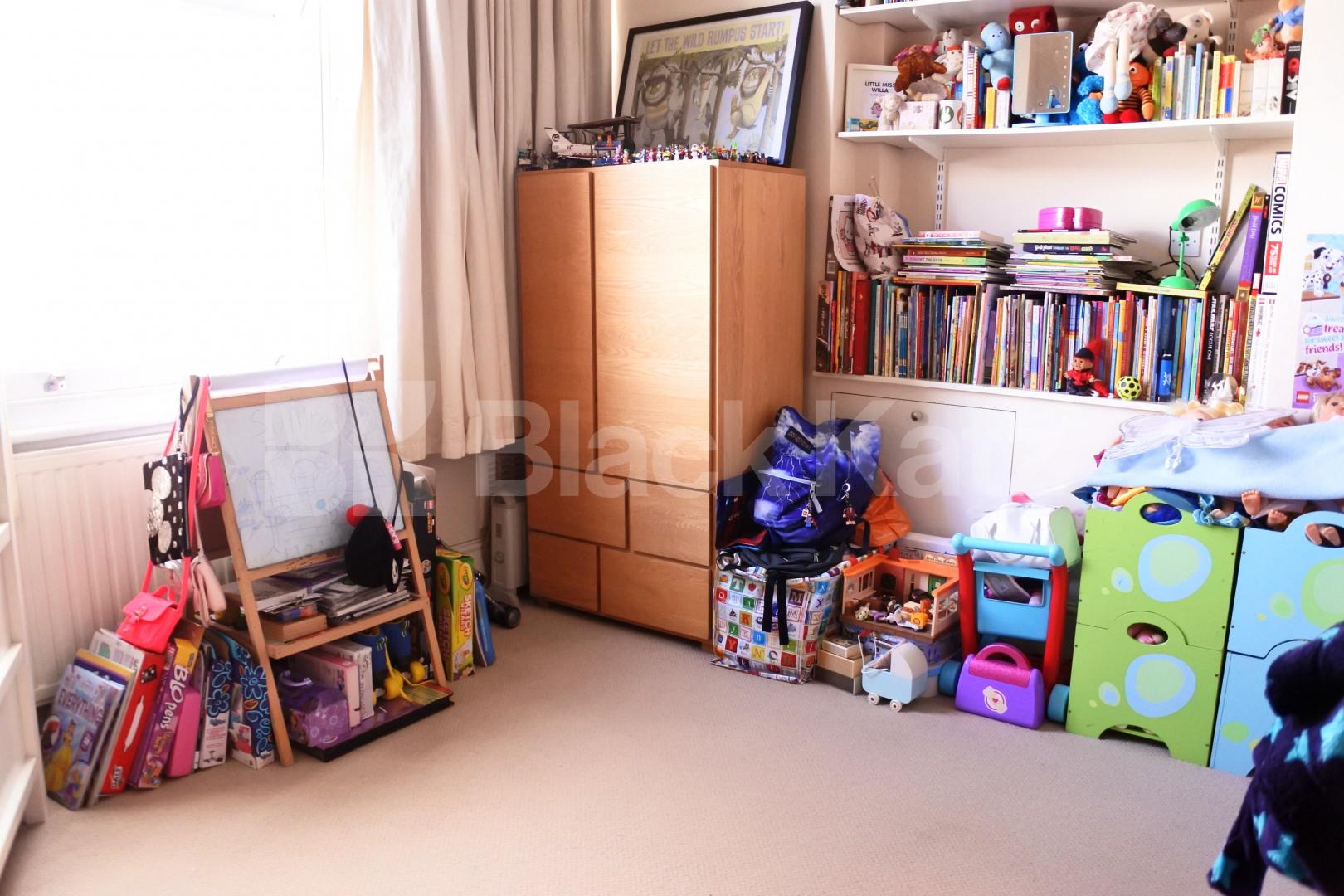 			FANTASTIC 2 BEDROOM GARDEN FLAT , 2 Bedroom, 1 bath, 1 reception Flat			 Crouch Hill Road, Crouch End