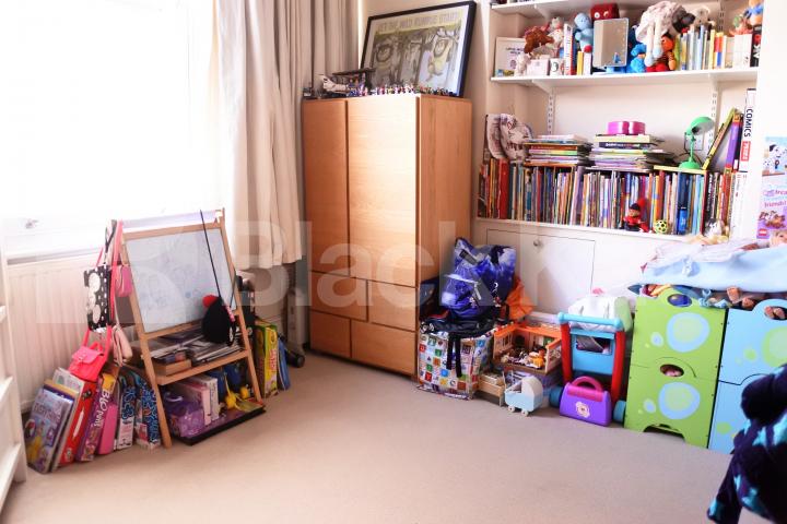 			FANTASTIC 2 BEDROOM GARDEN FLAT , 2 Bedroom, 1 bath, 1 reception Flat			 Crouch Hill Road, Crouch End
